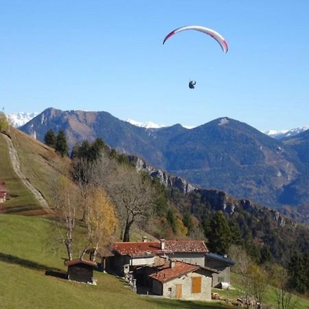 Mansarda G.A. Lägenhet Clusone Exteriör bild